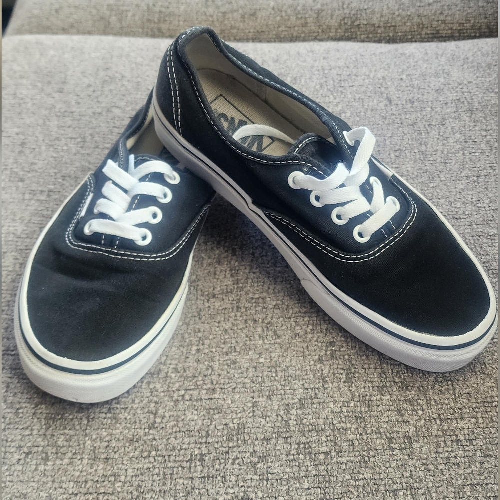 Vans Men's Black Canvas Sneakers W 7.5